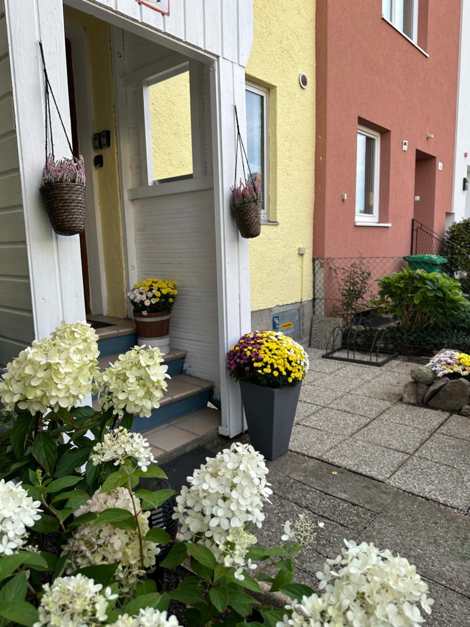 The Peaceful Garden & Free Parking Gasthof